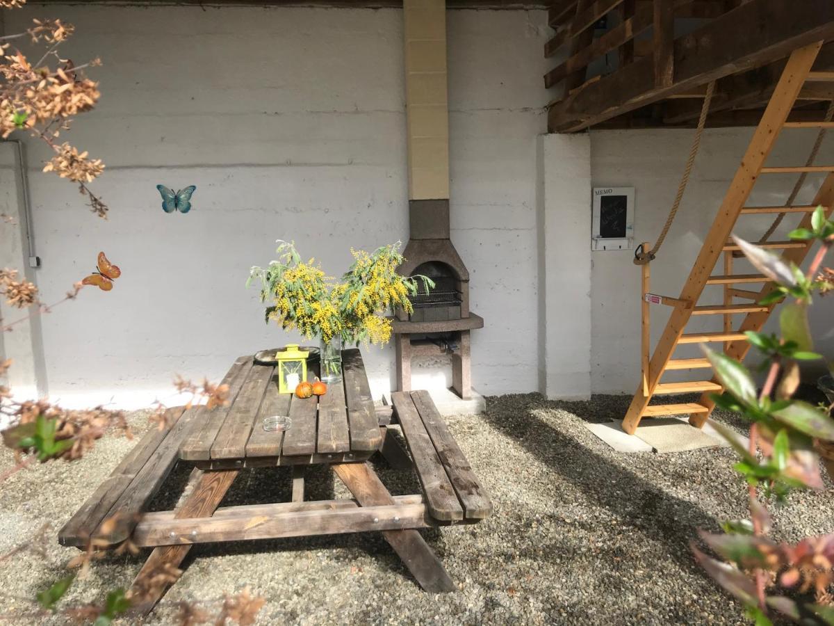 Gite, Jacuzzi & Vin Au Grenier De Madiran Exterior photo